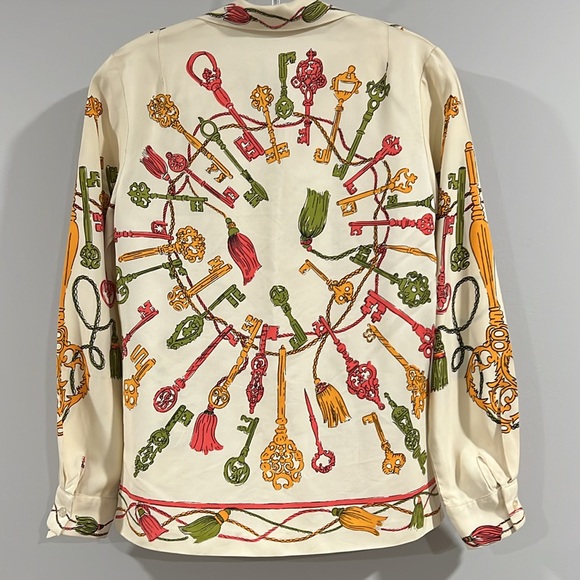 Vintage Blouse - 9/10, union made, keys, ribbon, rope - Picture 2 of 15